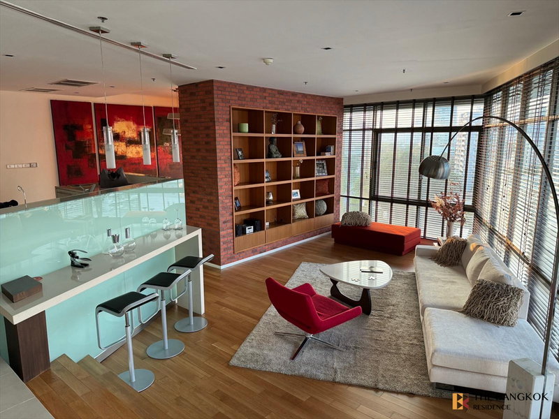 Condos for sale : The Lakes - Stylish 2-Bedroom Residence with a Private Bar in the Heart of Asoke, near BTS Asoke🚆