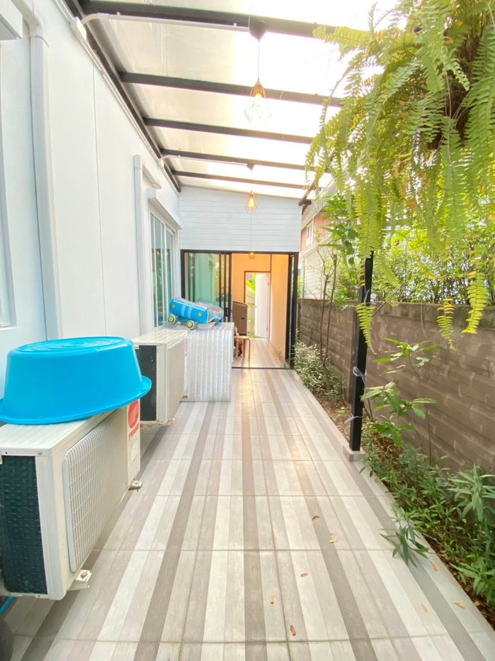 picture 2-Storey Detached House for Rent - 13/14