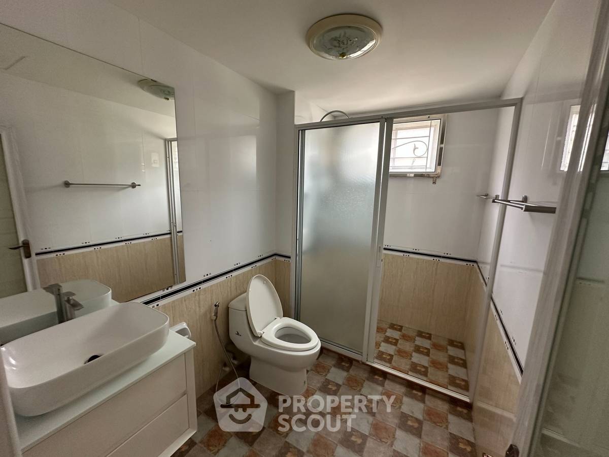 รูป ขายบ้าน 3 ห้องนอน โครงการโชคชัยวิลเลจ 10 ใกล้หนองปรือ พัทยา (ID 3083144) - รูปที่ 9/17