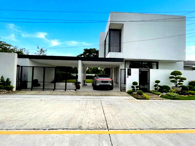 Houses for rent Chiang Mai : Large detached house for rent, near Louis intersection, available from October. Prime location, near M Sport Golf Course. RH-29