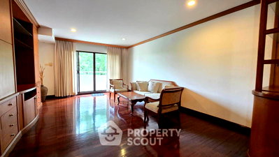 Condos for sale : Pet-Friendly 3-BR 165 Sqm Condo For Sale, Liang Garden Chong Nonsi (ID 3083101)
