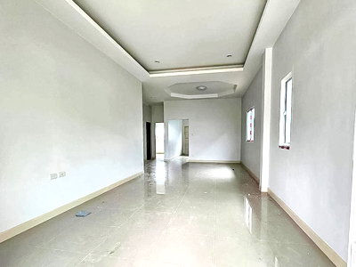 Houses for sale Bang Lamung Chonburi : House for Sale Near Mabprachan Lake East Pattaya 3 Bedroom