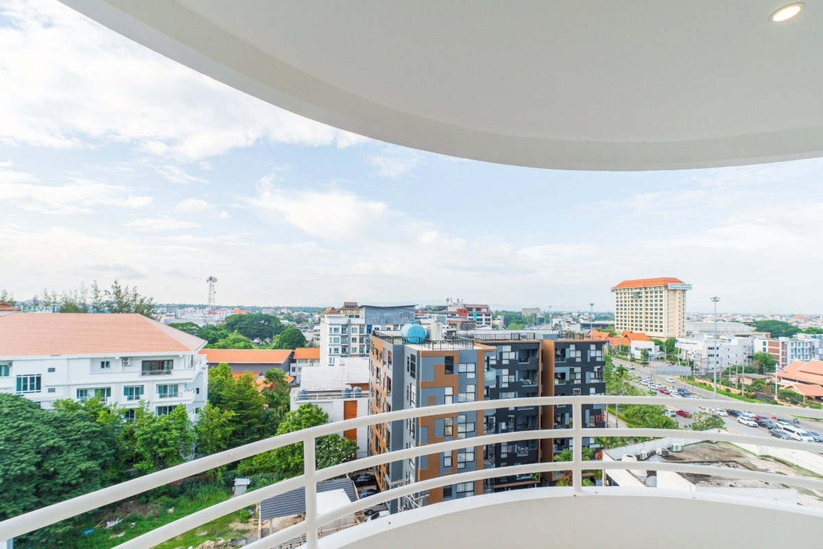 picture Luxury Penthouse Condominium for Sale - 9/40
