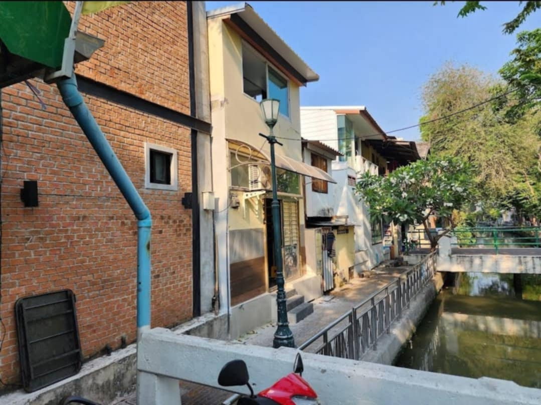 รูป ร้านกาแฟและเกสเฮาส์ ติดศาลาว่าการกทม. - รูปที่ 1/8