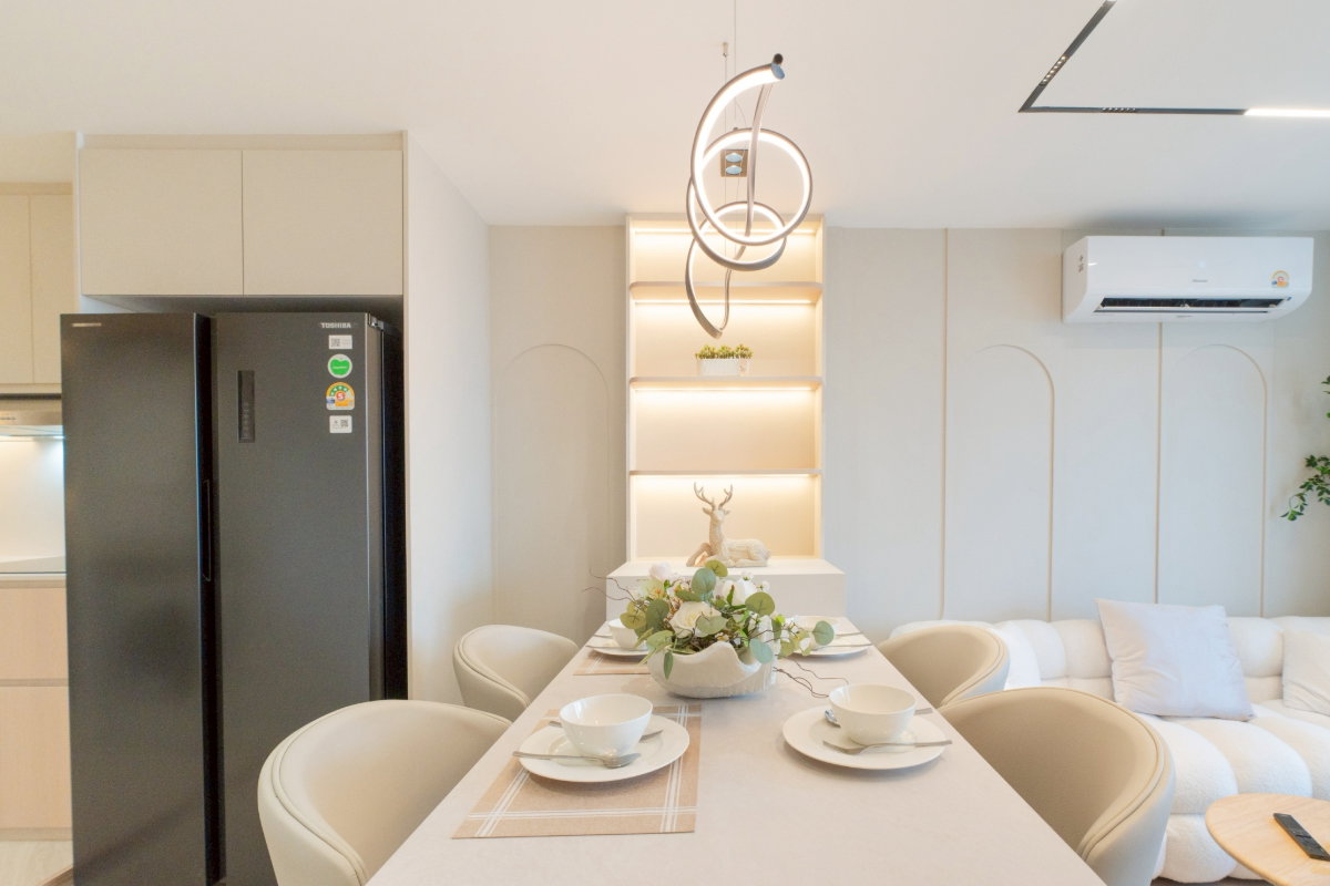 picture Luxury Penthouse Condominium for Sale - 6/40