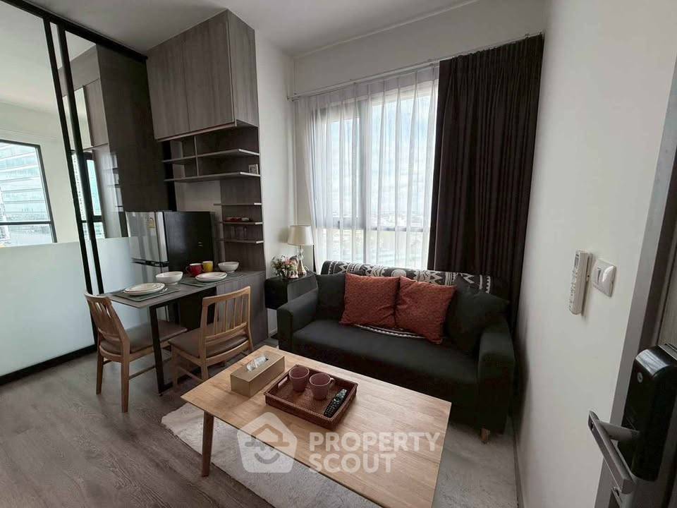 picture High-Floor 1-BR Condo At Knightsbridge Prime Ratchayothin, BTS Ratchayothin (ID 3082964) - 2/3