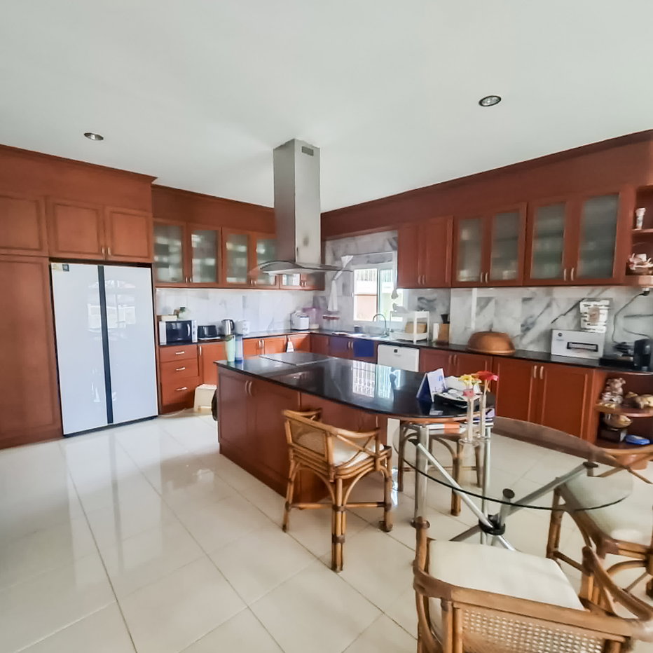picture Pool Villa for Sale Pratumnak Pattaya Near Thappraya Road - 7/14