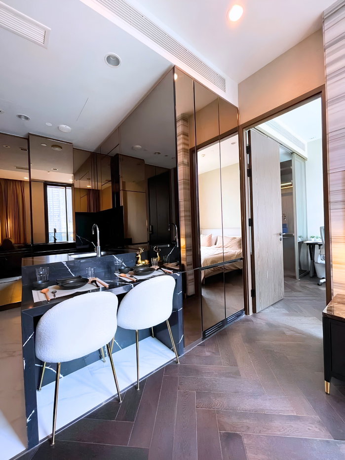 รูป 🔥 THE ESSE Sukhumvit 36 ห้อง Luxury 1 Bedroom Plus 38 ตร.ม. ใกล้ BTS ทองหล่อ เพียง 45,000 บาท/เดือน ✨ ทำเลสุขุมวิท เข้าอยู่ได้ทันที 🏙️ - รูปที่ 2/9