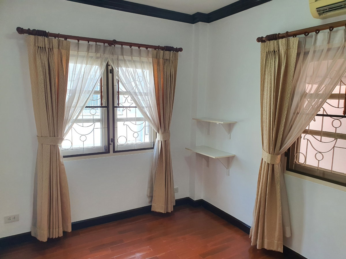 รูป บ้านแฝดรีโนเวทใหม่ สไตล์บ้านเดี่ยว ขนาด 26 ตร.วา ทำเลศักยภาพ ใกล้สนามบินดอนเมือง เดินทางสะดวก - รูปที่ 18/21