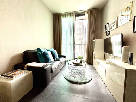 ให้เช่าคอนโด Edge Sukhumvit 23 ตกแต่งครบครัน (S15-10831)