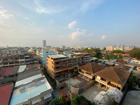 🔥Rent Now!🔥 Flow by Sansiri, near BTS Khlong San station. Fully furnished and ready to move in.