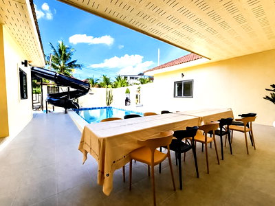 Houses for rent Bang Lamung Chonburi : Pet Friendly Pool Villa for Rent Huay Yai Pattaya