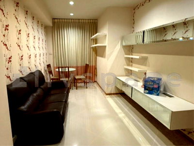 Condos for sale : ▚ LL138ツ FOR SALE: The Empire Place 2 Bedrooms 98sqm Large Size Heart of CBD Rare Unit Newly Renovated✨