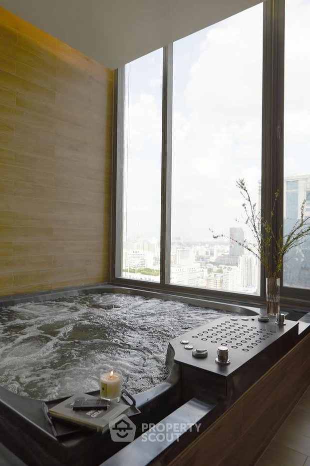 picture 1-BR 47 Sqm, 41st-Floor Condo At The Esse Asoke Near MRT Sukhumvit (ID 3081261) - 21/27