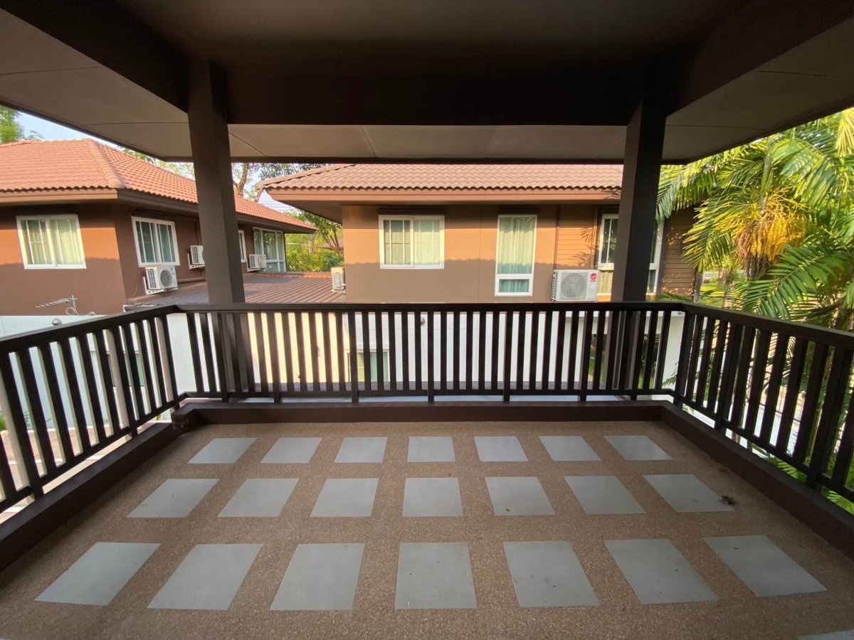 picture 2-Storey Detached House for Rent - 9/14