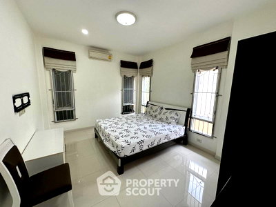 Houses for sale Bang Lamung Chonburi : 3-BR House For Sale, Chokchai Village 10, Pattaya Near Nong Prue (ID 3083144)