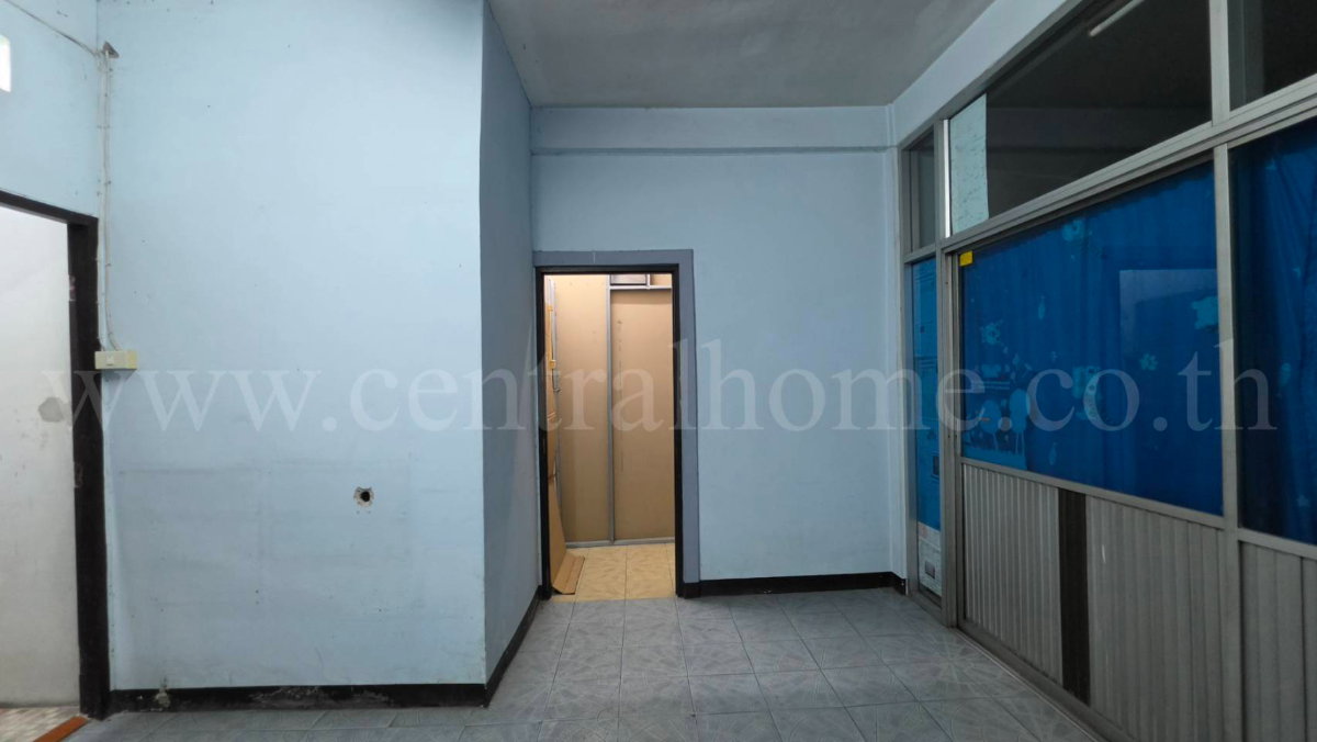 รูป อาคารพาณิชย์ 4.5 ชั้น ติดถนนลาดพร้าว หน้าซอยลาดพร้าว 72 ขายพร้อมผู้เช่าระยะยาว - รูปที่ 22/35