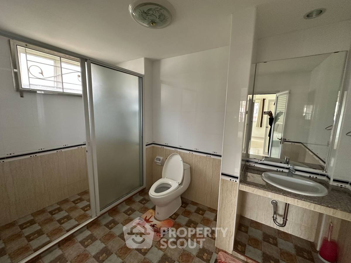 รูป ขายบ้าน 3 ห้องนอน โครงการโชคชัยวิลเลจ 10 ใกล้หนองปรือ พัทยา (ID 3083144) - รูปที่ 16/17