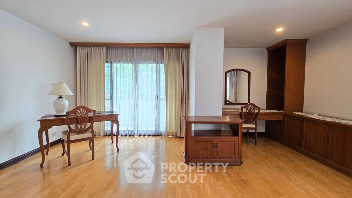 รูป คอนโด 4 ห้องนอน 272 ตร.ม. ในโครงการเหลียงการ์เดน ชองนนซี น่าอยู่ พร้อมเลี้ยงสัตว์ (ID 3083014) - รูปที่ 19/28