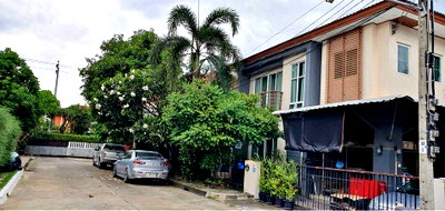 บ้านเดี่ยว โรงเรียนนวมินทราชินูทิศ สตรีวิทยา 2 : ขายบ้านเดี่ยว โครงการ บ้านพร้อมพัฒน์ กรีนโนวา รามอินทรา 2 ชั้น 5 ห้องนอน 4 ห้องน้ำ