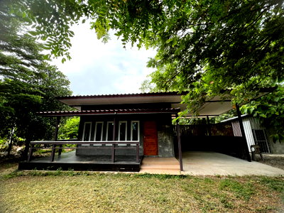 เช่าบ้านเดี่ยว สุพรรณบุรี : ให้เช่าบ้านเดี่ยวชั้นเดียว 30 ตร.ว. 1 ห้องนอน 1 ห้องน้ำ บ้านในสวน ร่มรื่น อำเภอเดิมบางนางบวช จ.สุพรรณบุรี