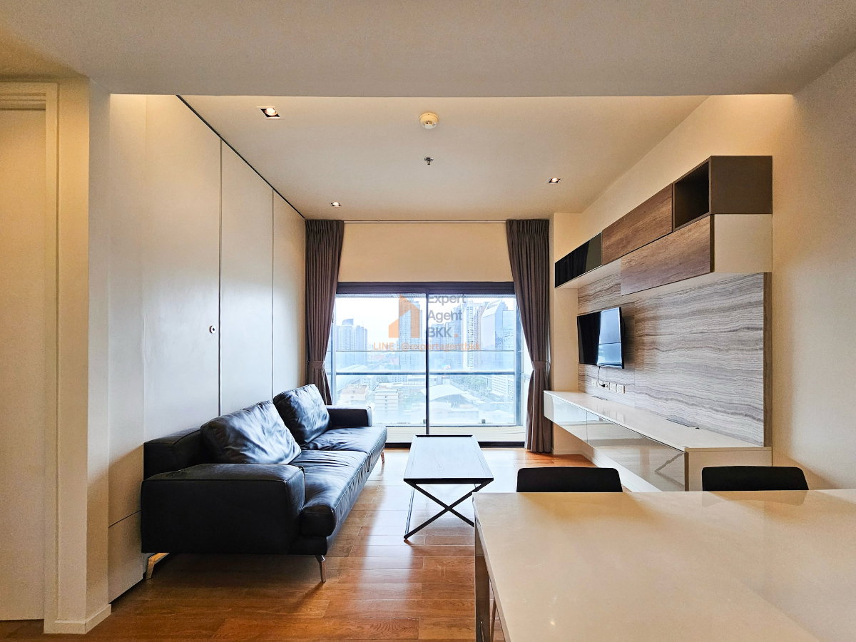 picture SALE : Circle Living Prototype - 1 Bedroom LC247 - 6/13