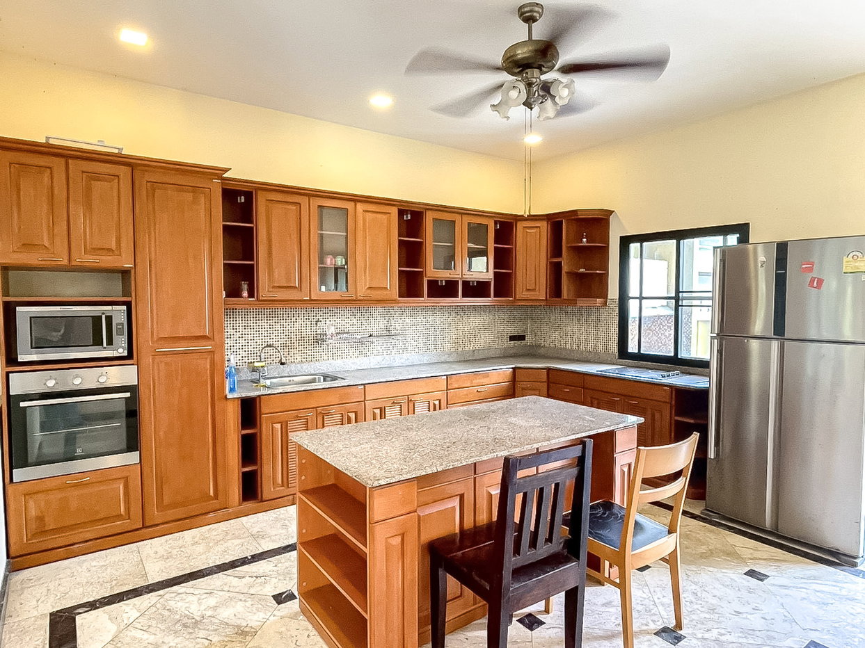 รูป Luxury 2Storey House for Sale Noen Plub Wan East Pattaya 5Bed - รูปที่ 8/25
