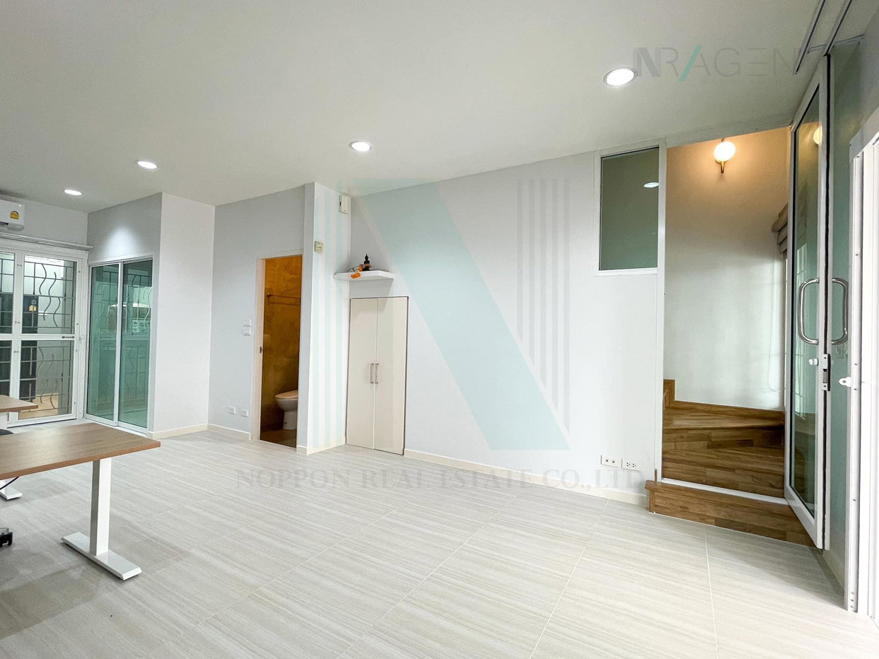 รูป ขายทาวน์เฮาส์ บารอนเนีย ทาวน์ ท่าน้ำนนท์ บางศรีเมือง 3 2 ชั้น 3 ห้องนอน 4 ห้องน้ำ - รูปที่ 3/8