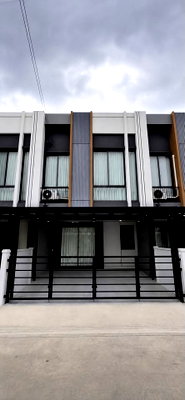 Townhouses for rent Samut Prakarn : #SC15630 📌 Rent | 🟦🟨Pleno Sukhumvit - Bangna 4🟥🟩💬 𝑪𝒐𝒏𝒕𝒂𝒄𝒕 𝑳𝑰𝑵𝑬: @𝒔𝒆𝒄𝒓𝒆𝒕𝒑𝒓𝒐𝒑𝒆𝒓𝒕𝒚 🔥✨
