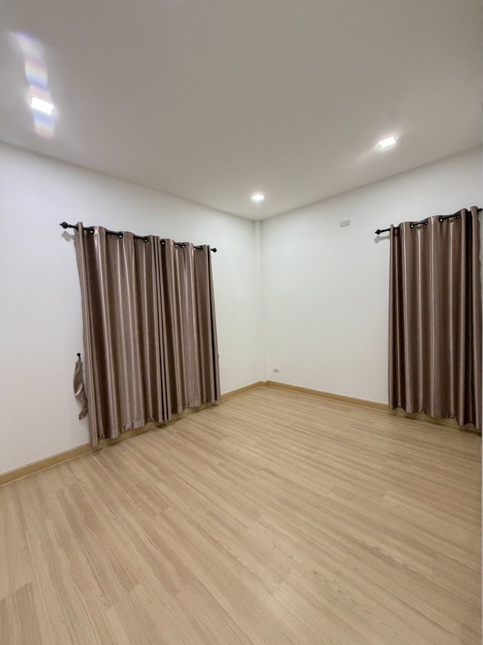 รูป 🏡 ขายด่วน บ้านแฝด Baan U ซอย 12 ใกล้นิคมอมตะ ชลบุรี เจ้าของขายเอง พร้อมเข้าอยู่ ราคาต่อรองได้ - รูปที่ 11/22