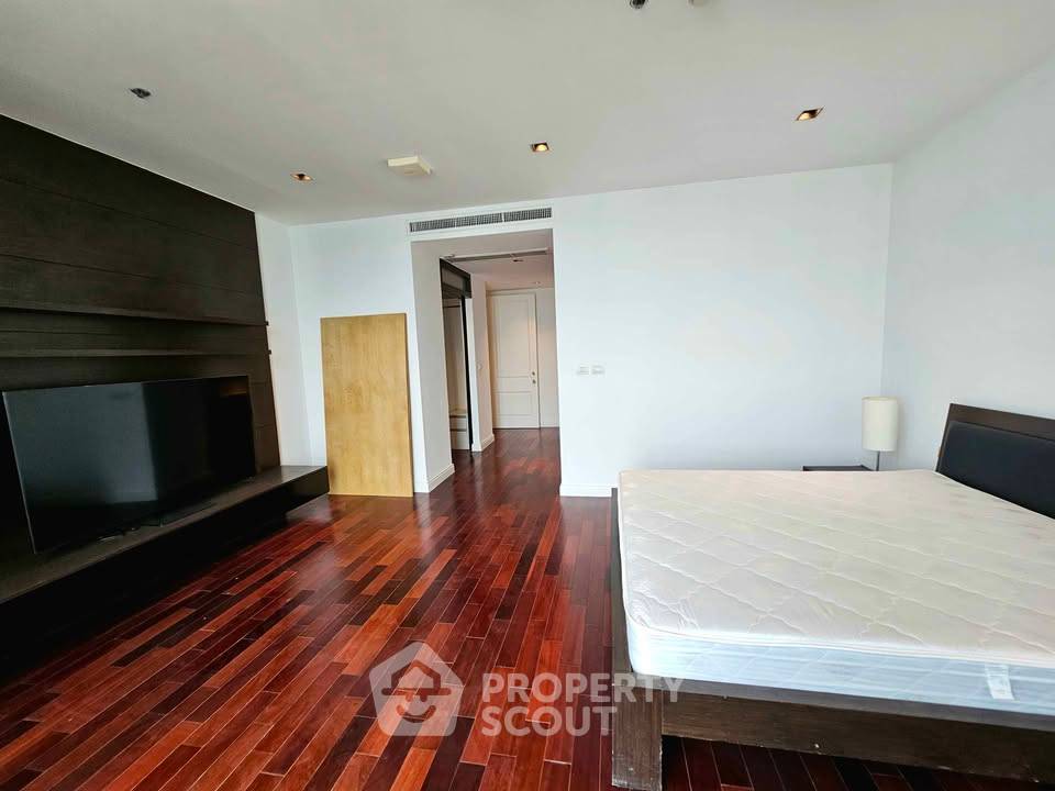 รูป คอนโด 4 ห้องนอน 216 ตร.ม. ให้เช่า ที่ Athenee Residence ใกล้ BTS เพลินจิต 200 ม. (ID 3065004) - รูปที่ 10/17