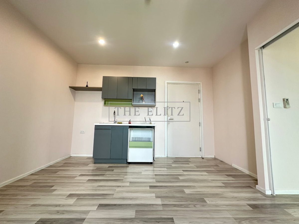 picture ✨RARE FIND! Flawlessly Renovated Modern Living Space – 100% Move-in Ready with Zero Fixes Needed ✨ - 2/24