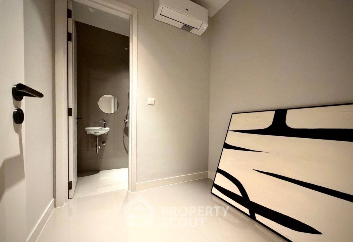 picture High-Floor 3-BR 218 Sqm One 89 Wireless, 200m to MRT Lumphini (ID 3079167) - 12/13