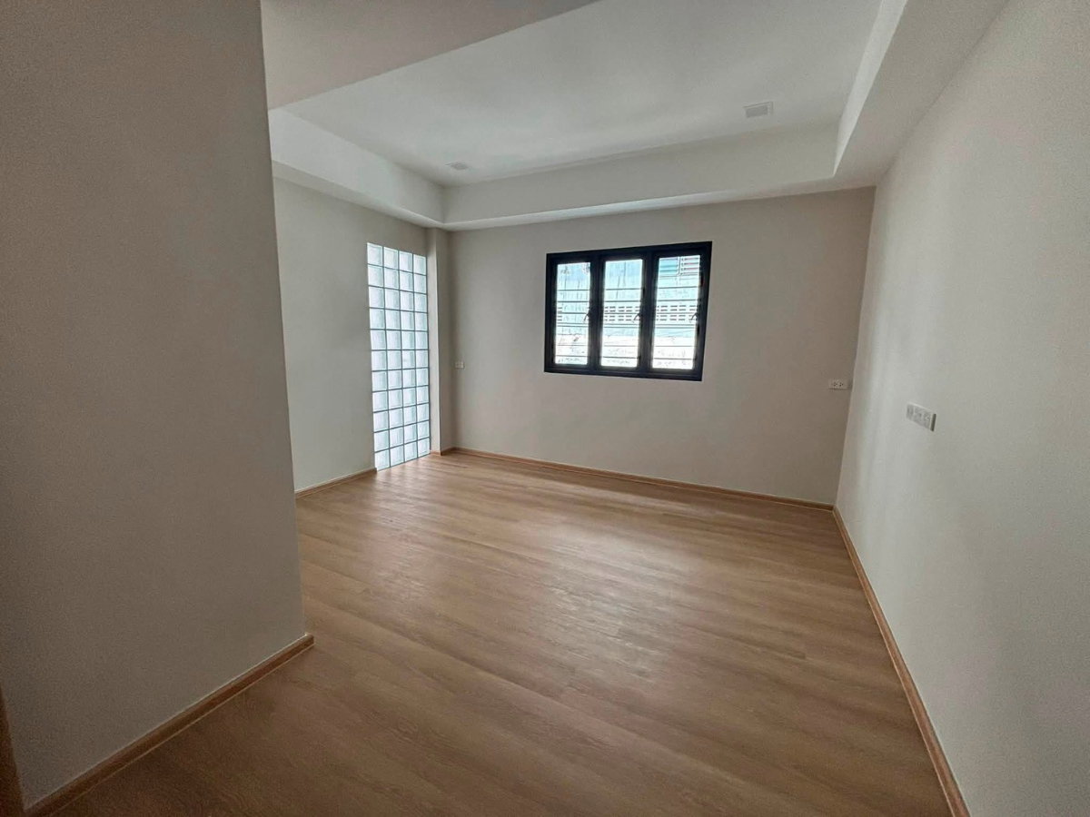 รูป 🏡 FOR RENT | Oak House Sukhumvit 101/1 ทาวน์โฮม 3 ชั้น สไตล์ Modern Minimalist 3 ห้องนอน 3 ห้องน้ำ ทำเลใจกลางสุขุมวิท พร้อมเข้าอยู่ #จดบริษัทได้ - รูปที่ 3/12