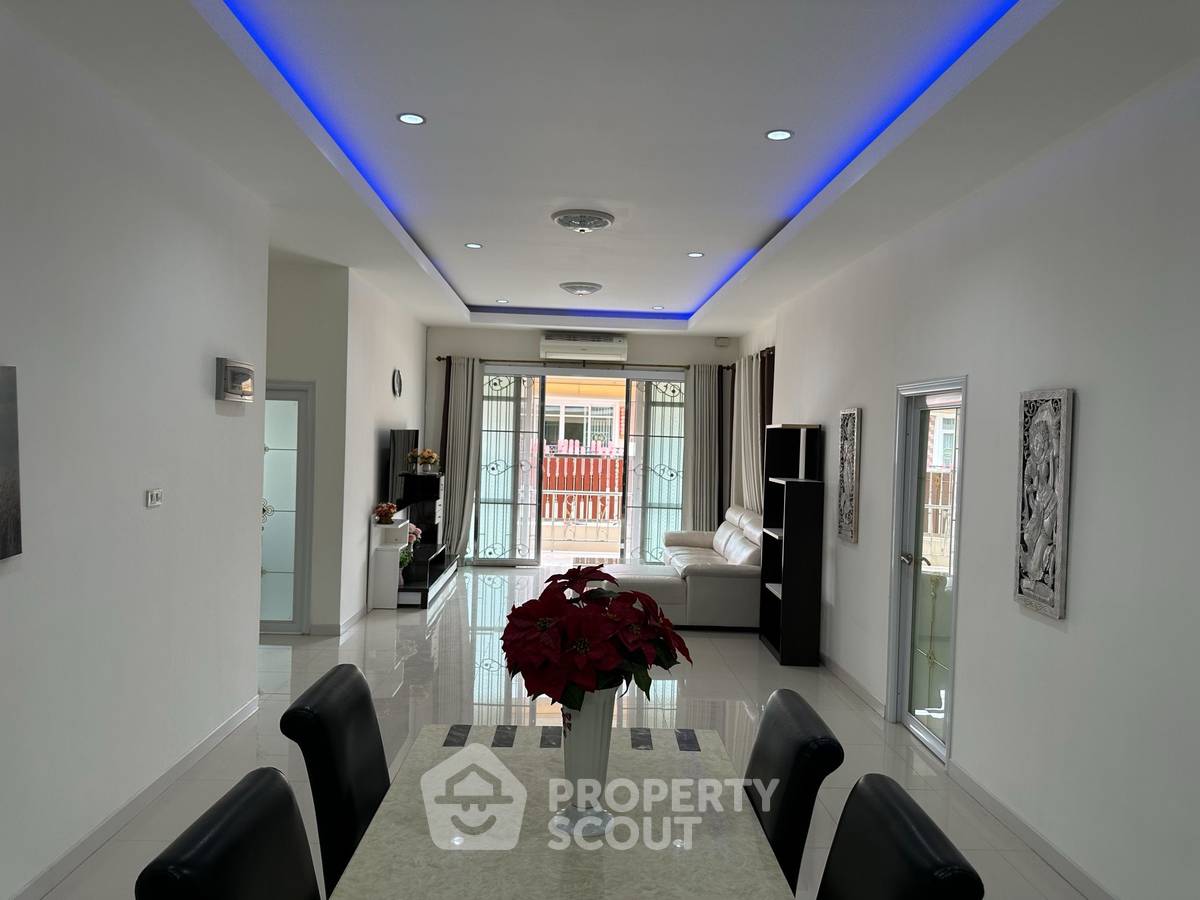 รูป ขายบ้าน 3 ห้องนอน โครงการโชคชัยวิลเลจ 10 ใกล้หนองปรือ พัทยา (ID 3083144) - รูปที่ 6/17