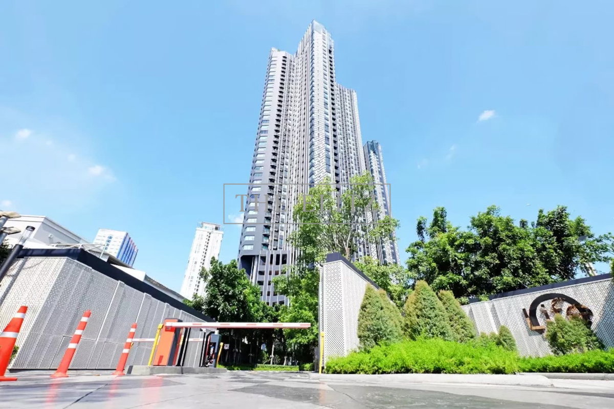 รูป ✨ Own the Ultimate Lifestyle at the Best Interchange Hub! Stunning High-Floor Unit Opposite Central Ladprao, Just Steps to BTS & MRT ✨ - รูปที่ 2/18