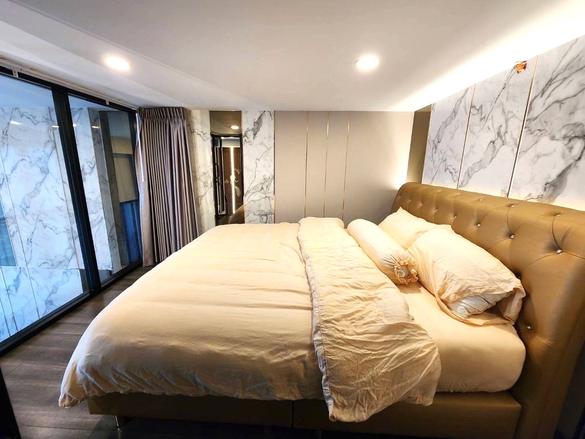 รูป 🏙Duplex 2 ชั้น 🔥Knightsbridge space พระราม9🔥🚅 ติด MRT พระราม9 ‼️ใกล้ Central Rama 9,Fortune☎️Tel/What App:0917061999 คุณกวา - รูปที่ 12/20