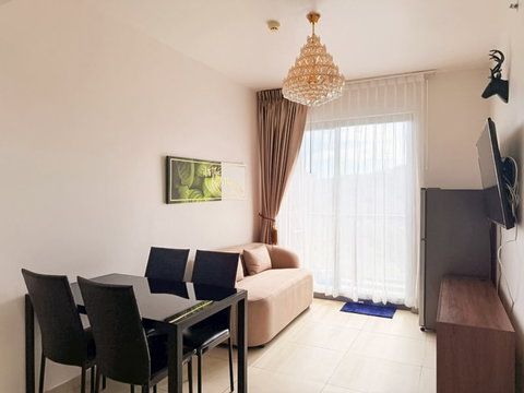 Unixx South Pattaya 1 BR Condo for Sale Pool & Mountain View