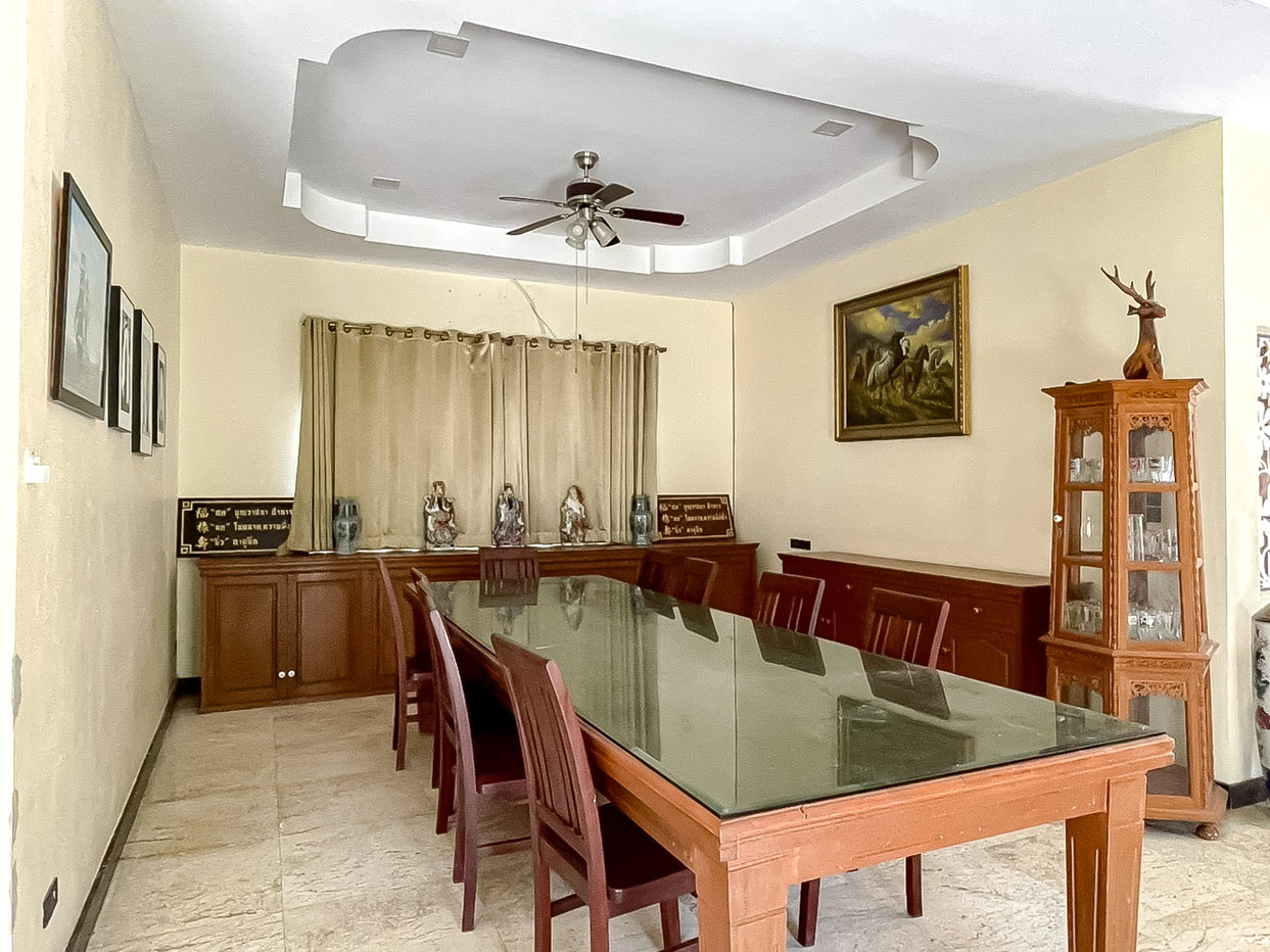รูป Luxury 2Storey House for Sale Noen Plub Wan East Pattaya 5Bed - รูปที่ 4/25
