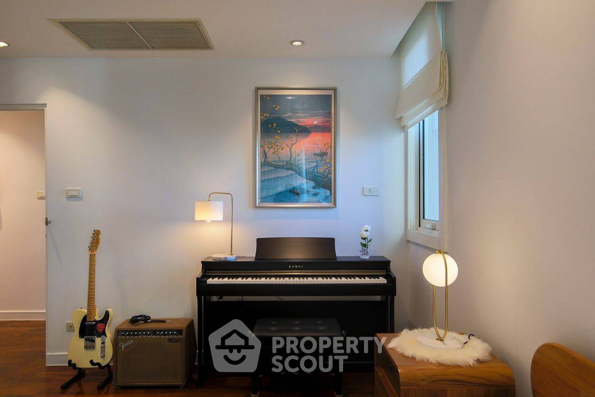 picture 2-BR Condo For Rent At Baan Siri 24, 80000 THB | 8th-Floor Near BTS Phrom Phong (ID 2229579) - 8/20