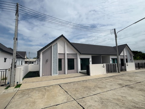 บ้านโป่ง🏠ให้เช่าบ้าน(ใหม่) 100 ตรม. / 新房出租 100平米