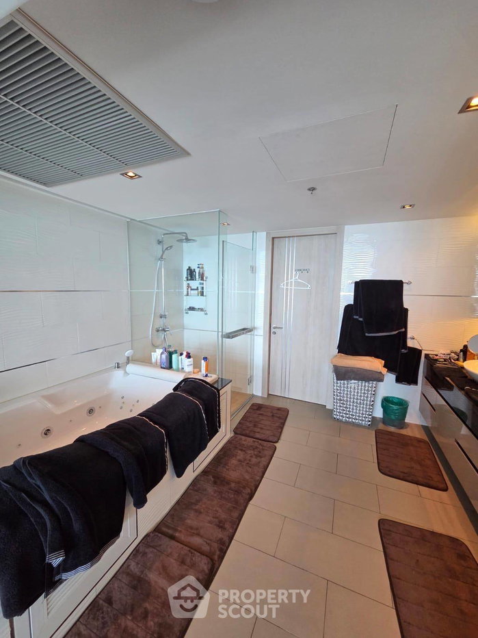 รูป คอนโด 3 ห้องนอน 161 ตร.ม. ชั้นสูง ที่ The Sand Condominium พราตำมเนก (ID 3082399) - รูปที่ 12/20