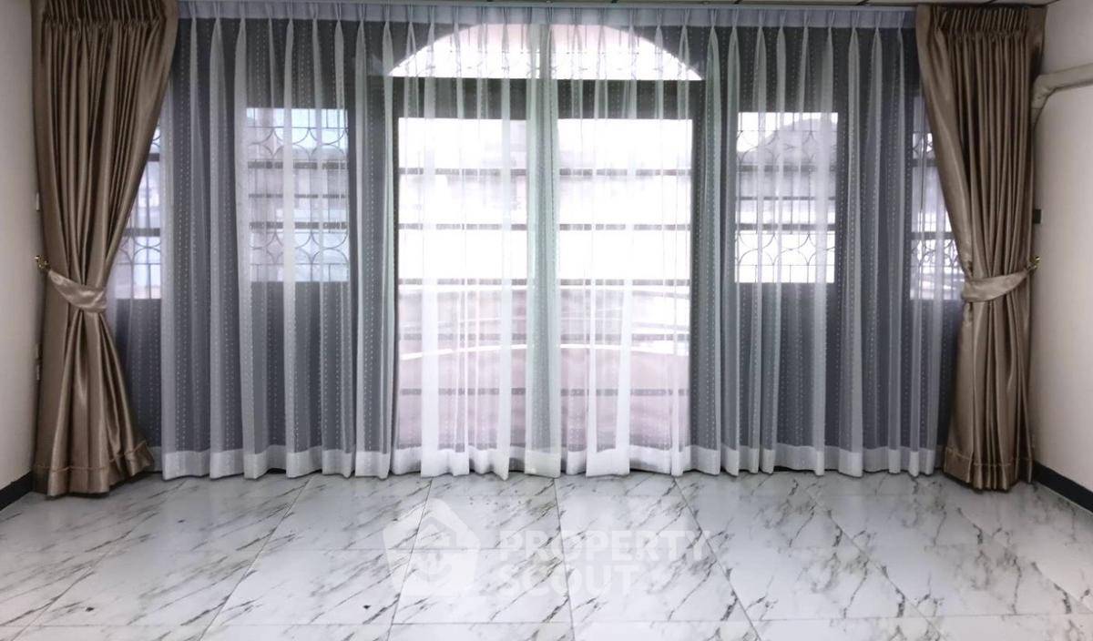รูป ทาวน์เฮาส์ 4 ห้องนอน ให้เช่า พื้นที่ 325 ตร.ม. สะพานสอง วังทองหลาง (ID 1999164) - รูปที่ 4/9