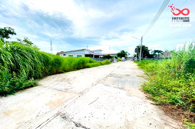 ที่ดิน บางละมุง ชลบุรี : ขายที่ดินเปล่า 105 ตร.ว. ถนนเทศบาล 1 ซอย 4 ห้วยใหญ่ บางละมุง ชลบุรี