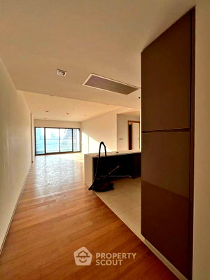 Condos for sale : 3-BR 107 Sqm, 32nd-Floor At Hyde Sukhumvit 13 Near BTS Nana (200m) (ID 3083085)