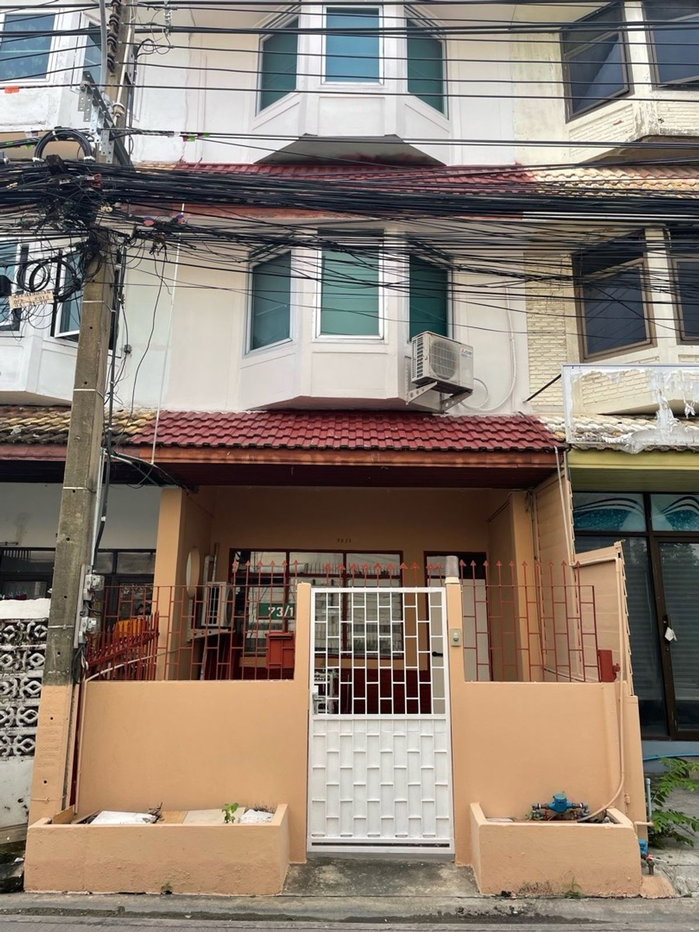 รูป 🏡✨ ให้เช่าทาวน์โฮม 3 ชั้น รีโนเวทใหม่ ใกล้ MRT รัชดาภิเษก เพียง 400 เมตร 📍 ลาดพร้าว 26 – รัชดา 19 – วิภาวดี 16 (โชคชัยร่วมมิตร) - รูปที่ 1/15