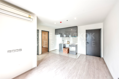 Condos for sale : RHYTHM Rangnam High-potential Location, Not as Expensive as You Think near BTS Victory Monument