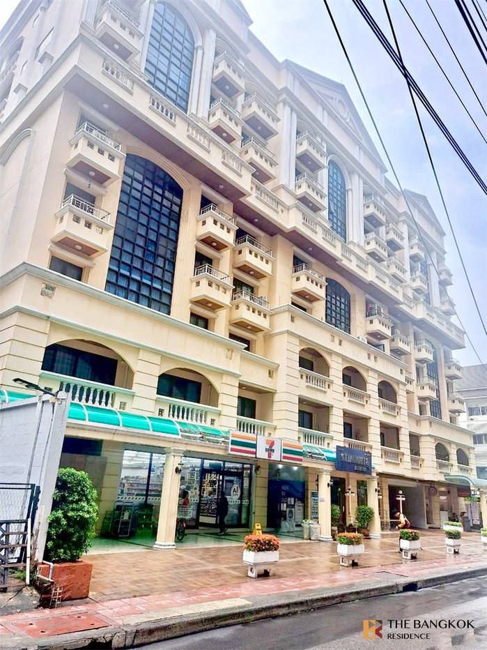 picture Silom Terrace near BTS Sala Daeng Comfortable and Ready to Move-in - 2/10