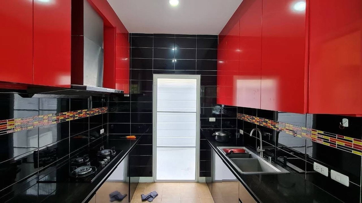 รูป 🏡✨ ให้เช่าบ้านเดี่ยวหรู 3 ชั้น — บ้านลุมพินี สวนหลวง ร.9 Modern Luxury พร้อมอยู่ ทำเลสะดวก ใกล้ทางด่วน วงแหวน และแหล่งธุรกิจ - รูปที่ 14/18