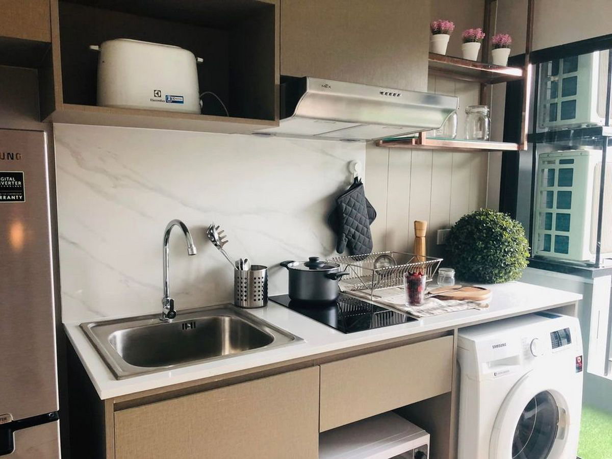 picture Low-Rise Condo at CBD Bangkok 1 Bed 1 Livingroom - 5/9